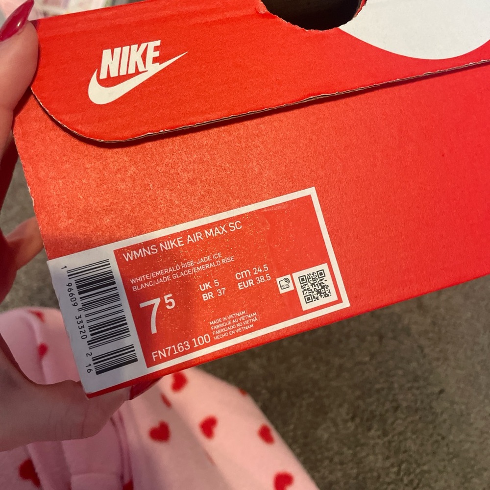 Nike White and Mint Green Sneakers - Picture 4 of 4